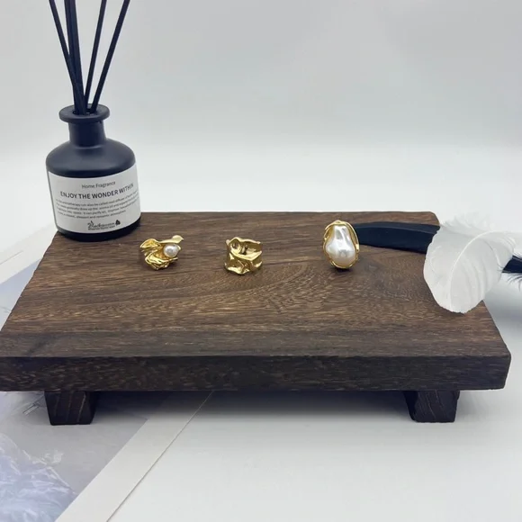 Elegant Gold and Pearl Ring Set - Picture 4 of 8